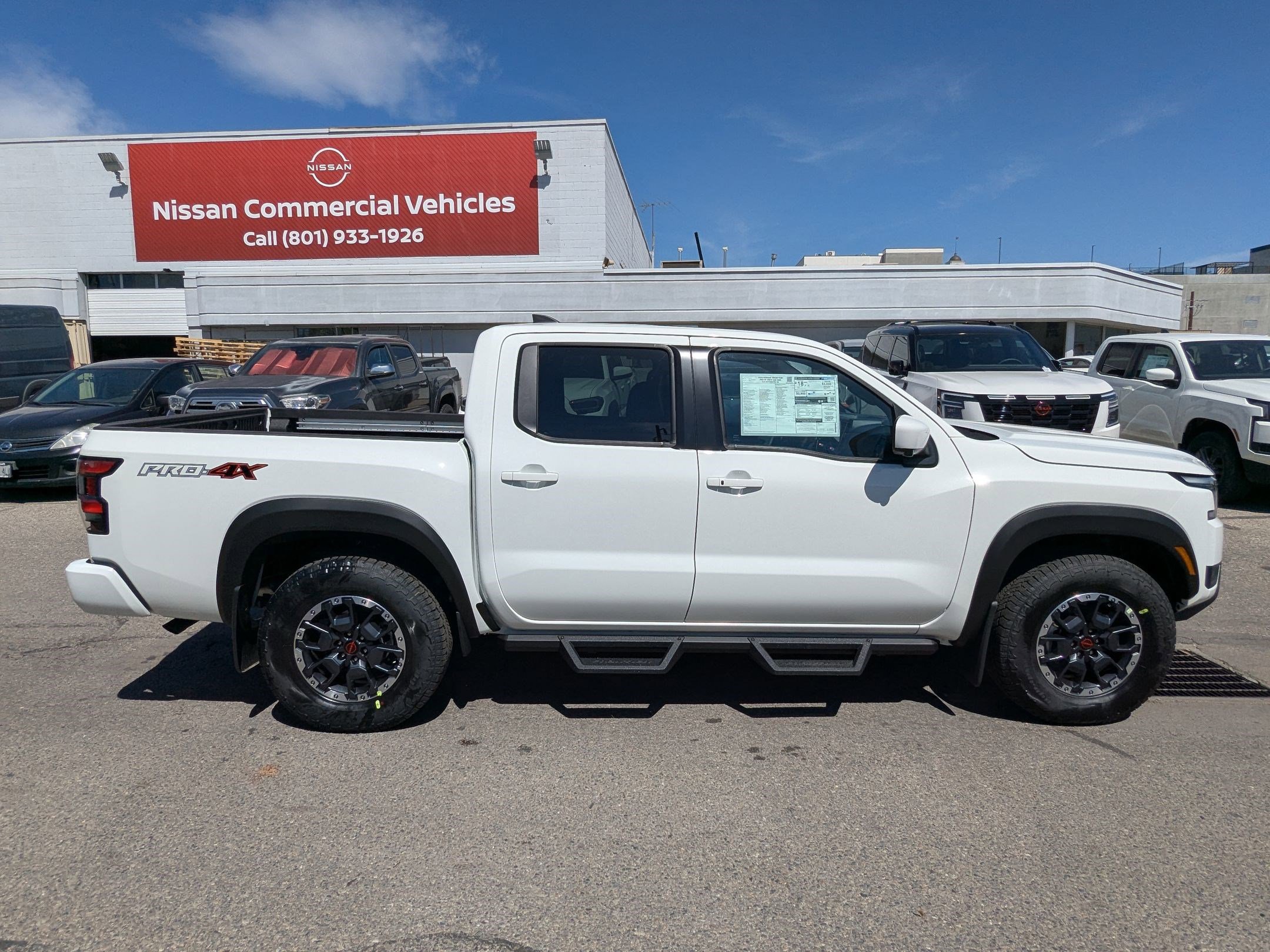 2025 Nissan Frontier PRO-4X photo 2