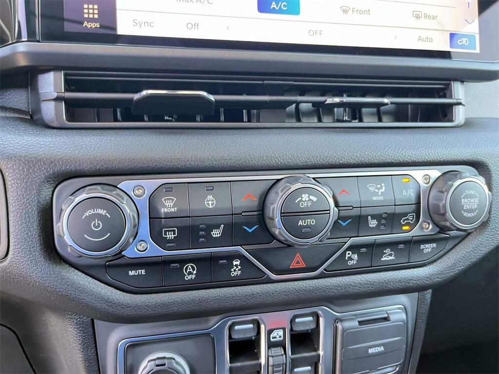 2025 Jeep Wrangler Sport S photo 19