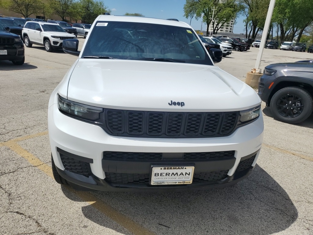 2025 Jeep Grand Cherokee Altitude X photo 2