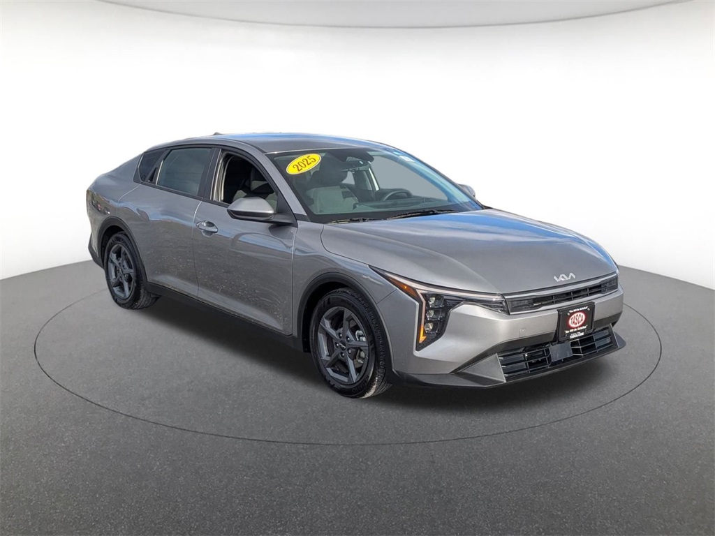 2025 Kia K4 LXS's photo