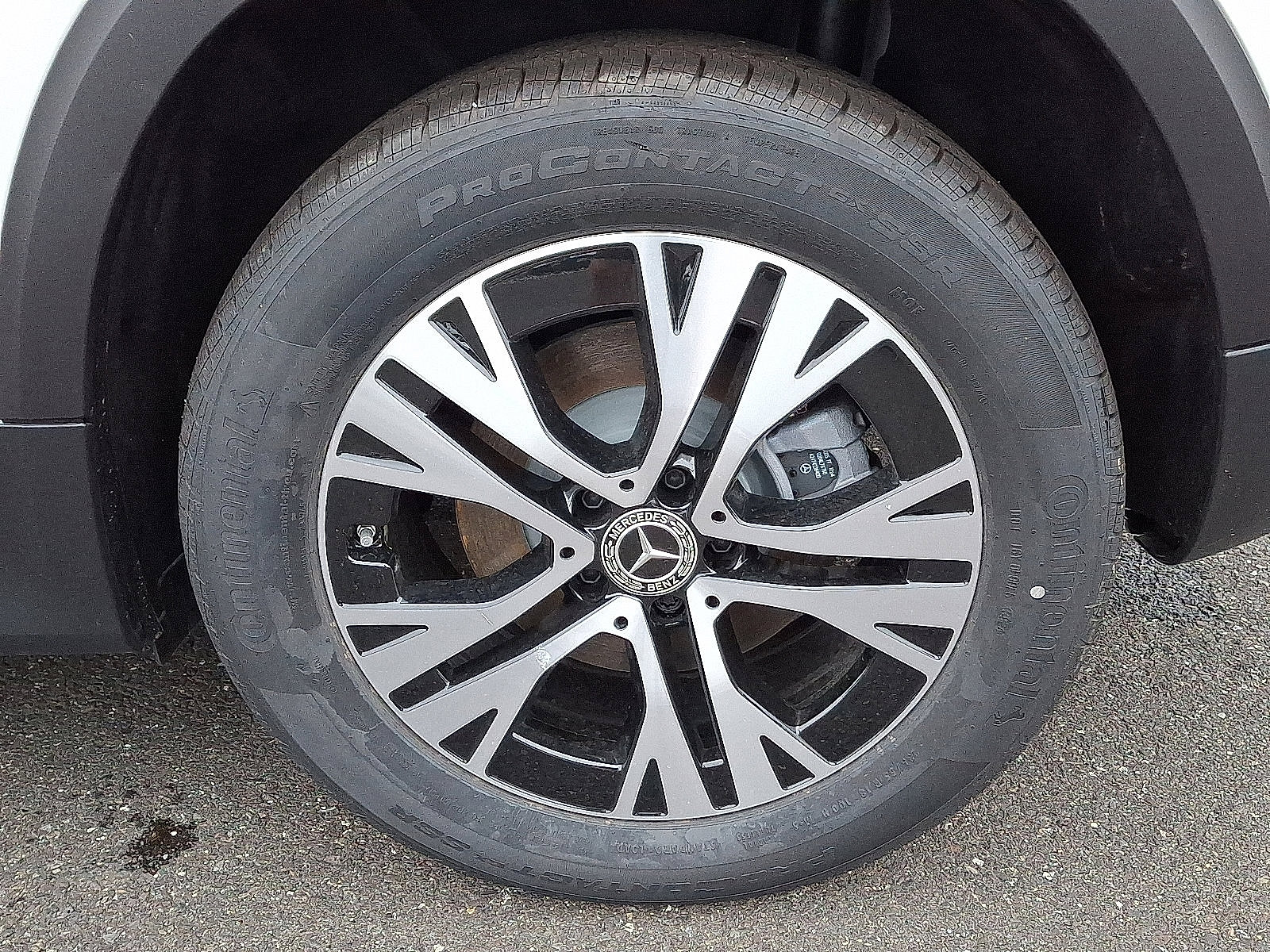 2025 Mercedes Benz GLB 250 4MATIC photo 3