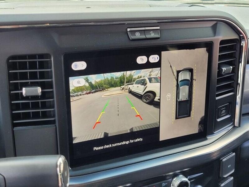 2025 Ford F-350 Lariat photo 18