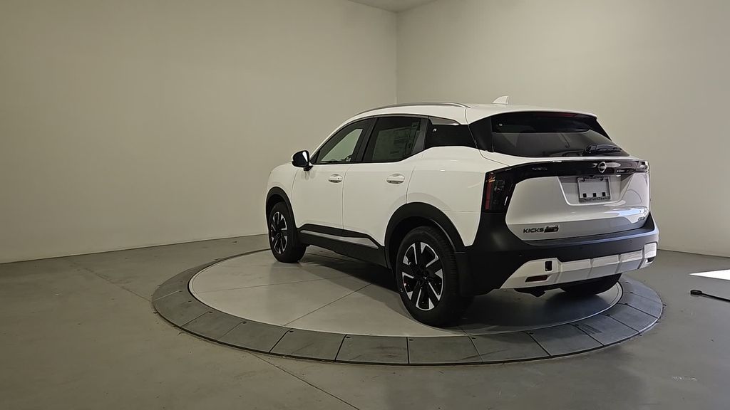 2025 Nissan Kicks SV photo 2