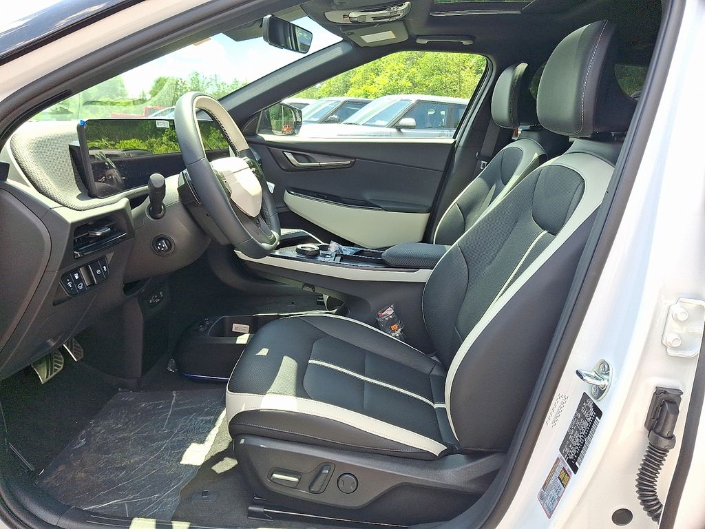 2025 Kia EV6 GT-Line photo 12