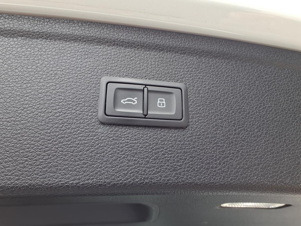 2020 Audi SQ5 Premium Plus photo 3