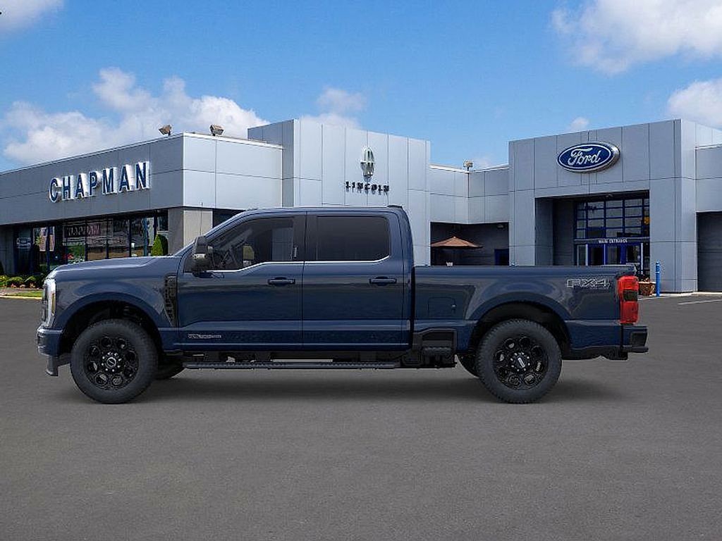 2025 Ford F-350 Lariat photo 3