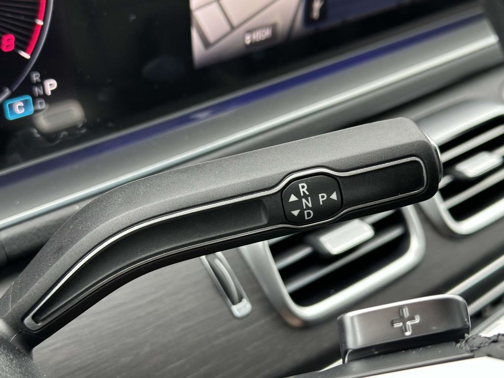 2025 Mercedes Benz GLS 450 4MATIC photo 15