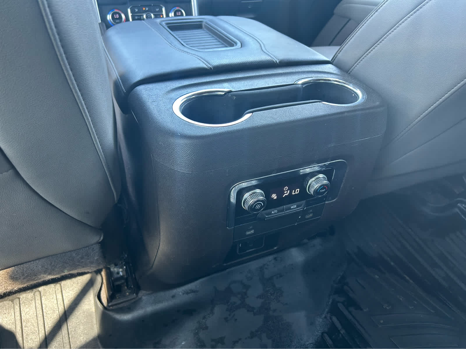 2023 Gmc Yukon SLT photo 25