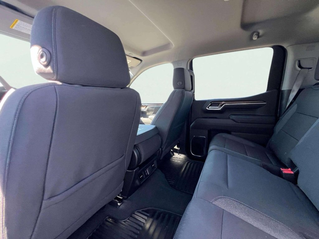 2025 Chevrolet Silverado 1500 LT photo 18