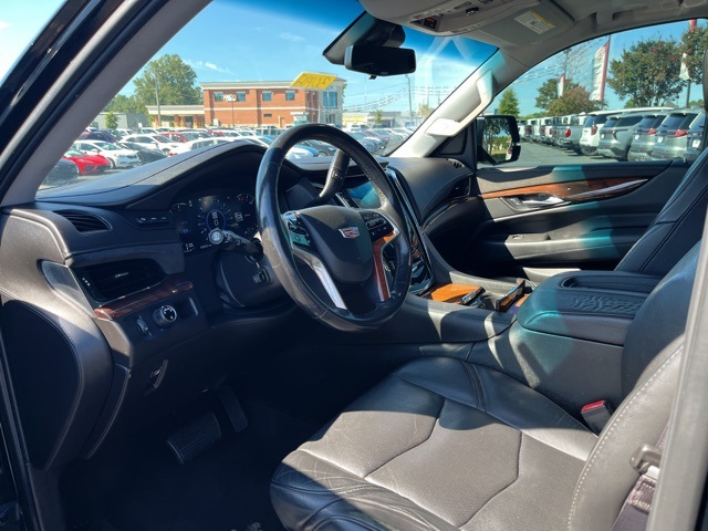 2017 Cadillac Escalade Premium Luxury photo 4