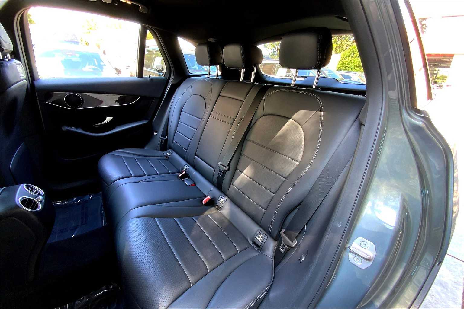 2018 Mercedes Benz GL 300 photo 19