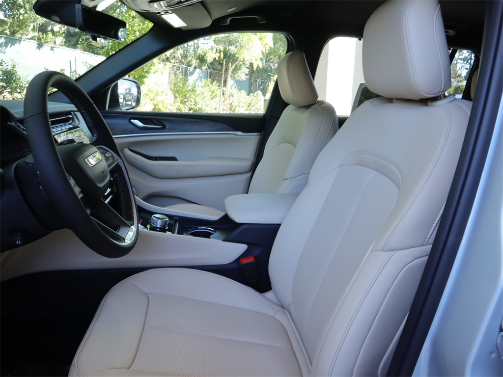 2024 Jeep Grand Cherokee Limited photo 15