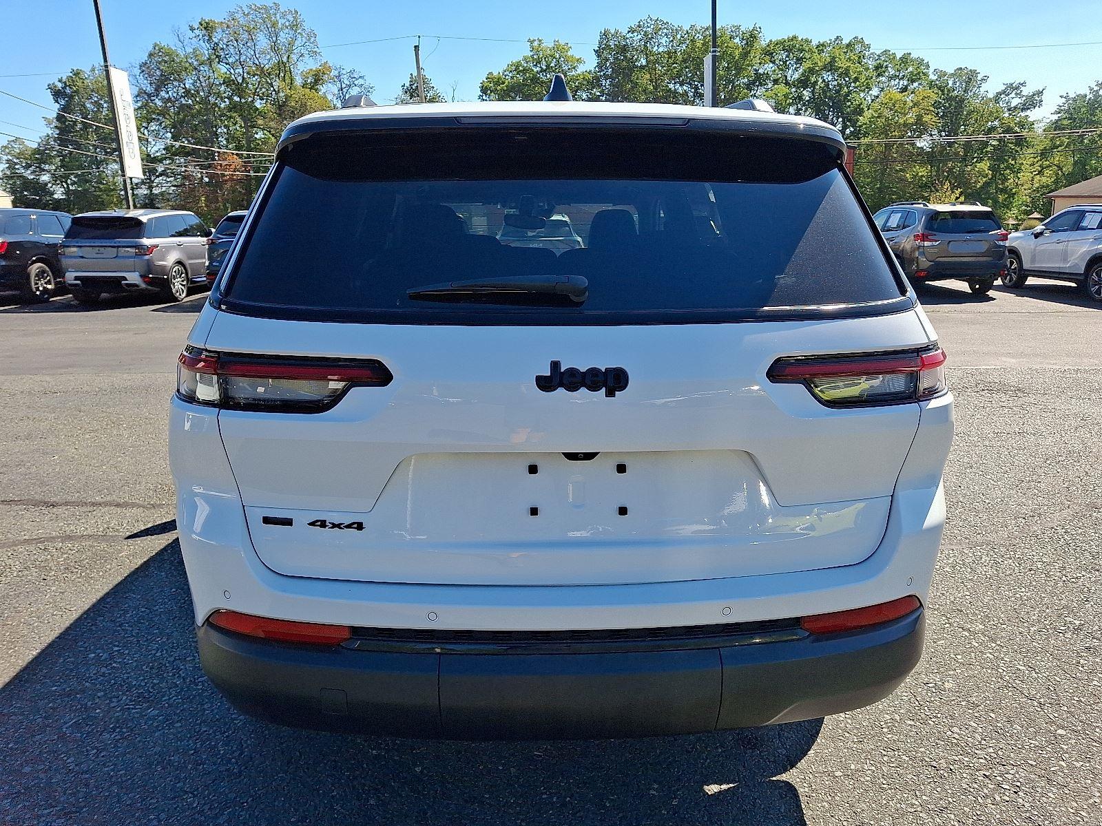 2023 Jeep Grand Cherokee Altitude photo 6