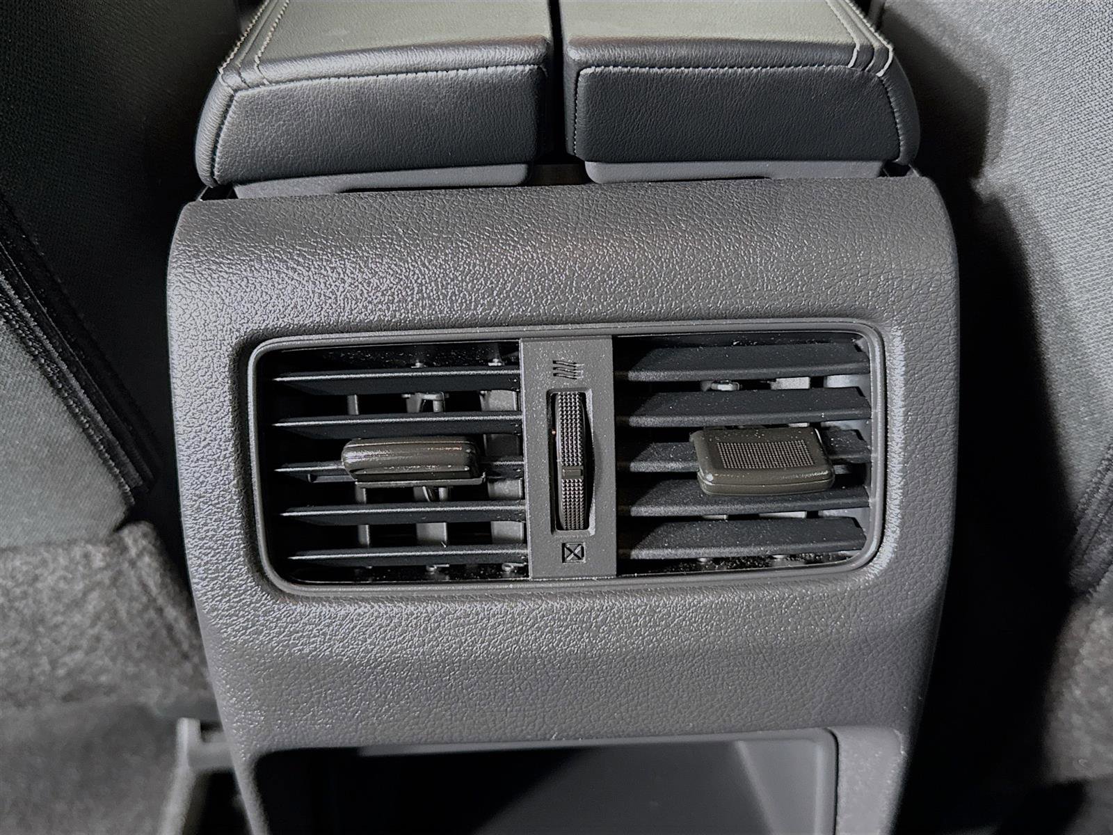 2025 Nissan Rogue S photo 18