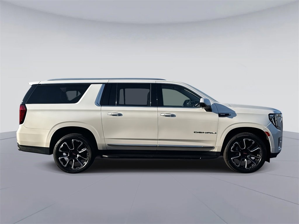 2022 Gmc Yukon XL Denali photo 2