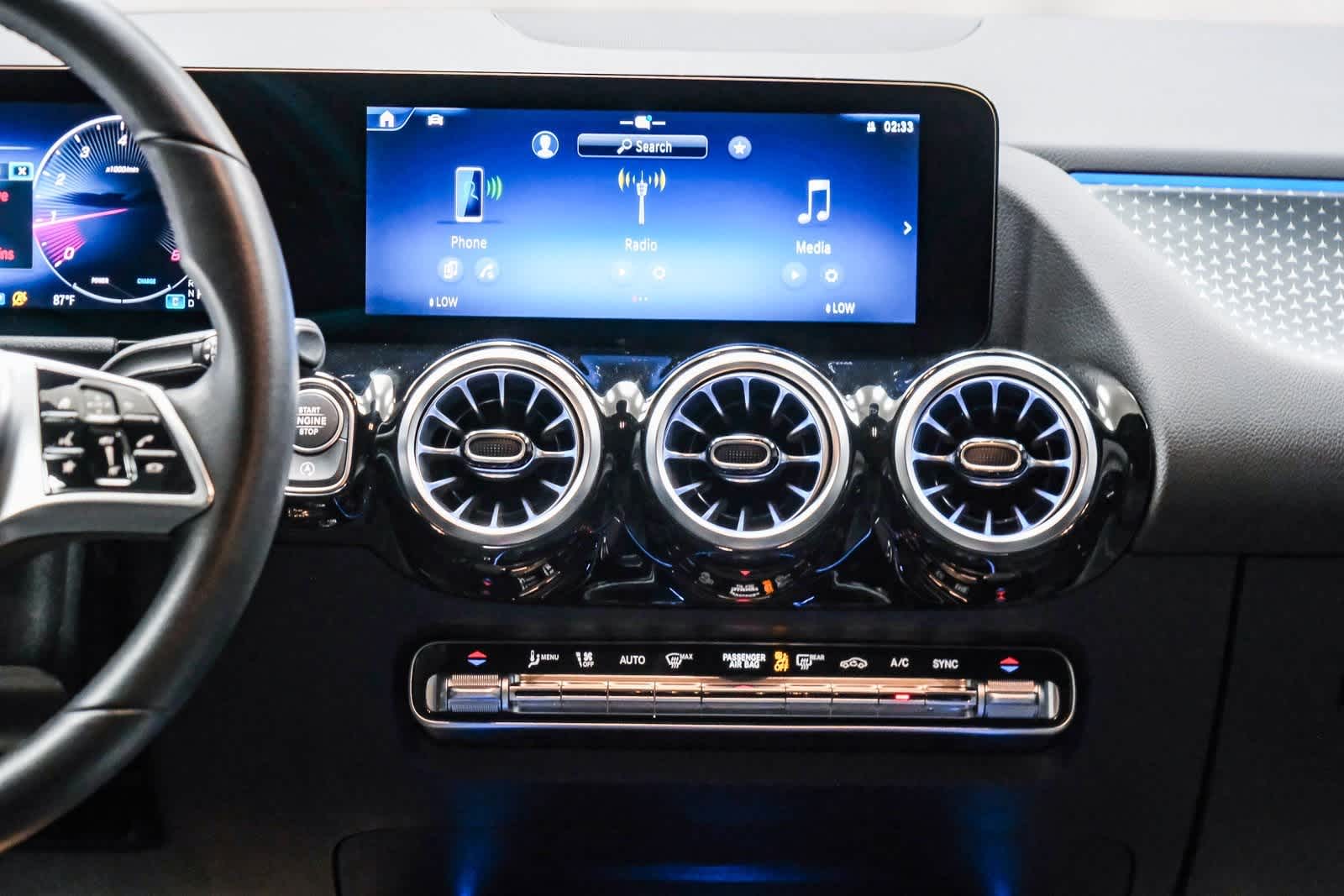 2025 Mercedes Benz GLA 250 photo 12