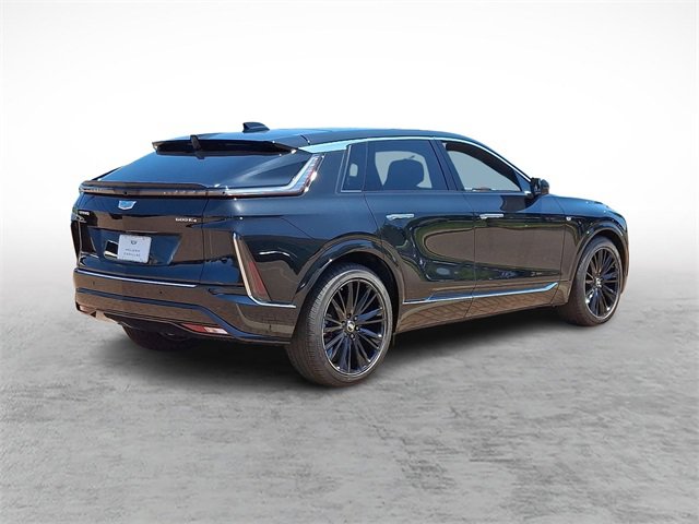 2025 Cadillac Lyriq Luxury photo 3