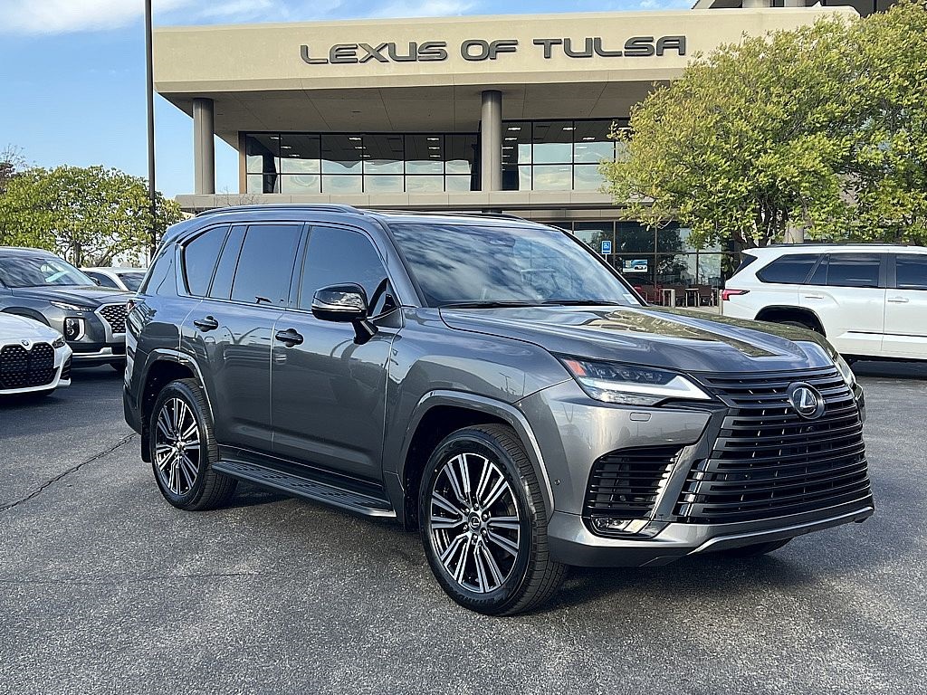 2025 Lexus LX Luxury's photo