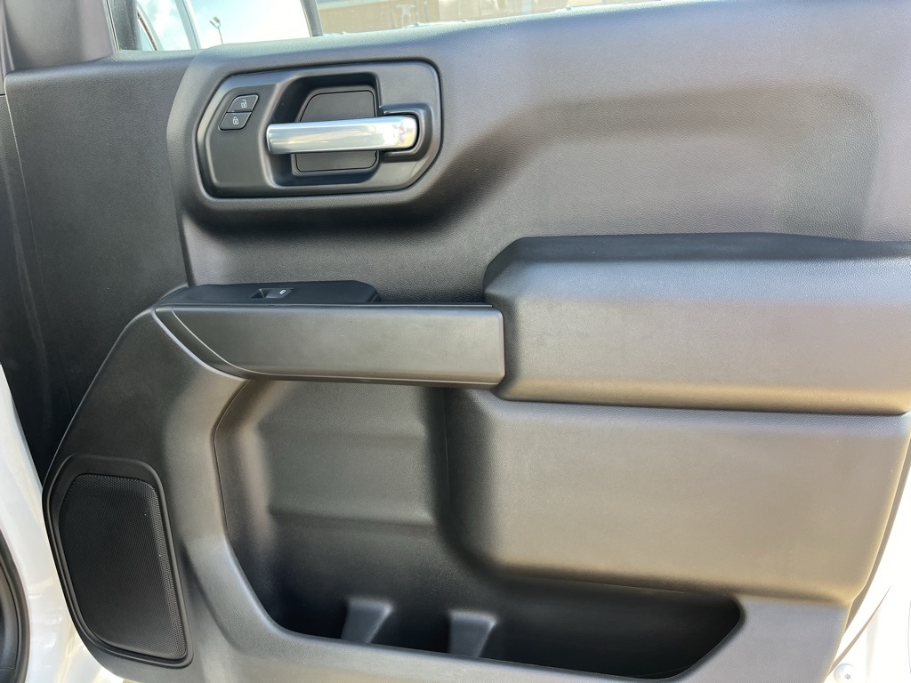 2023 Chevrolet Silverado 1500 Custom photo 16