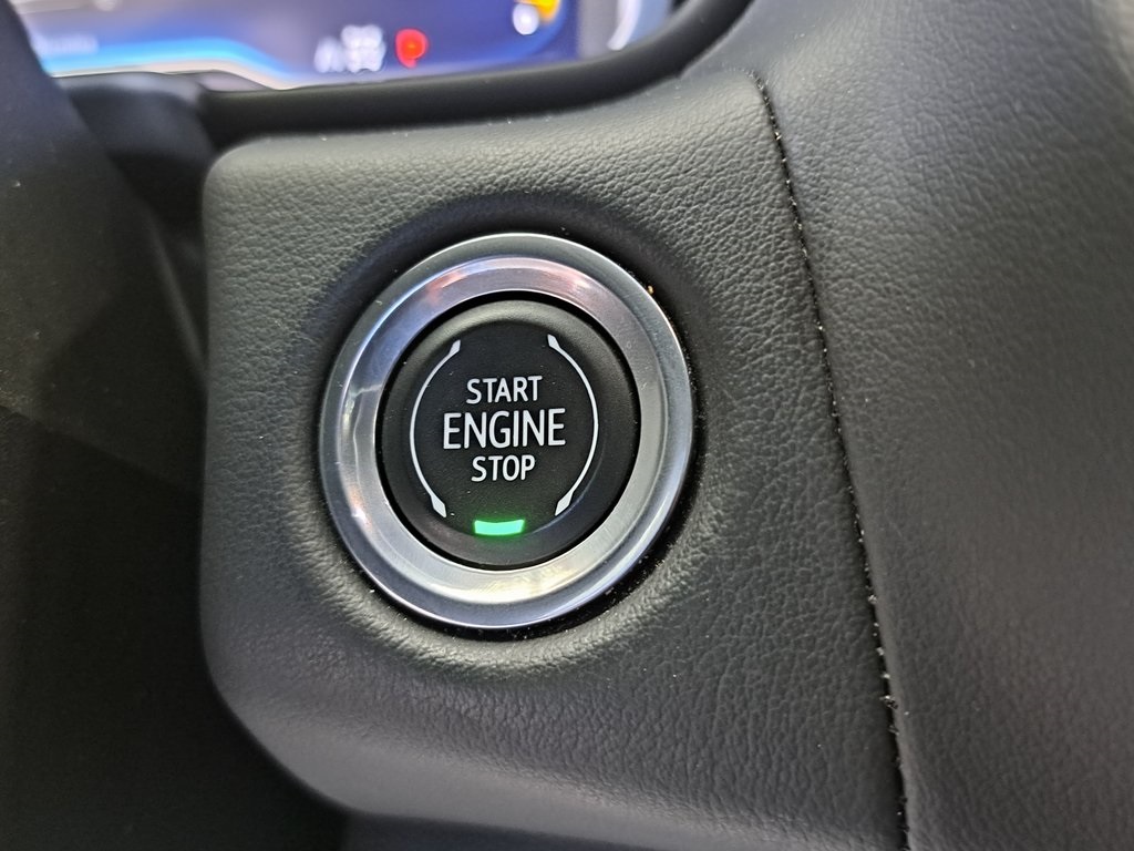2023 Chevrolet Suburban LT photo 14