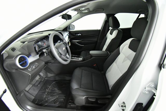 2026 Chevrolet Trax LS photo 3