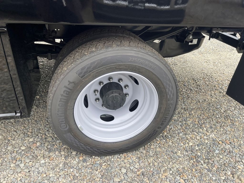 2024 Ford F-450 photo 9