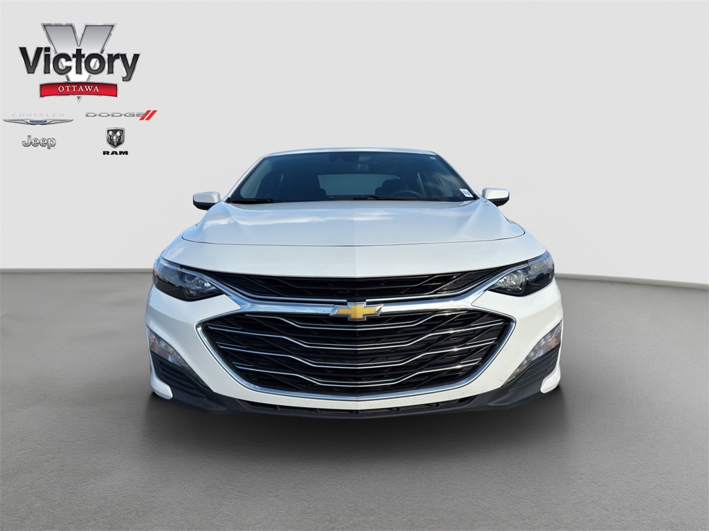 2023 Chevrolet Malibu 1LT photo 2