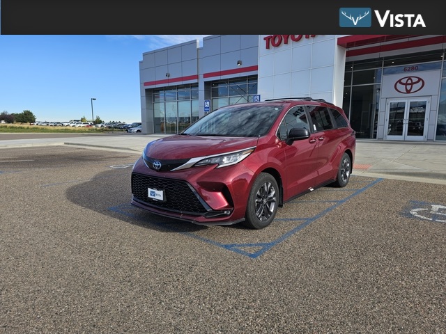 2024 Toyota Sienna XSE's photo