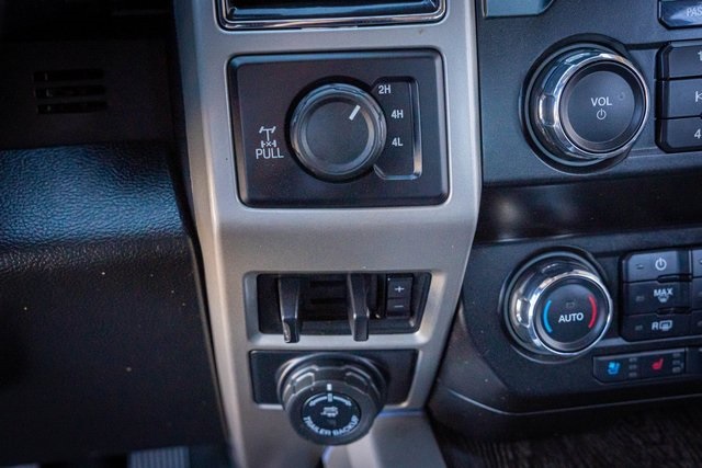 2021 Ford F-350 photo 25
