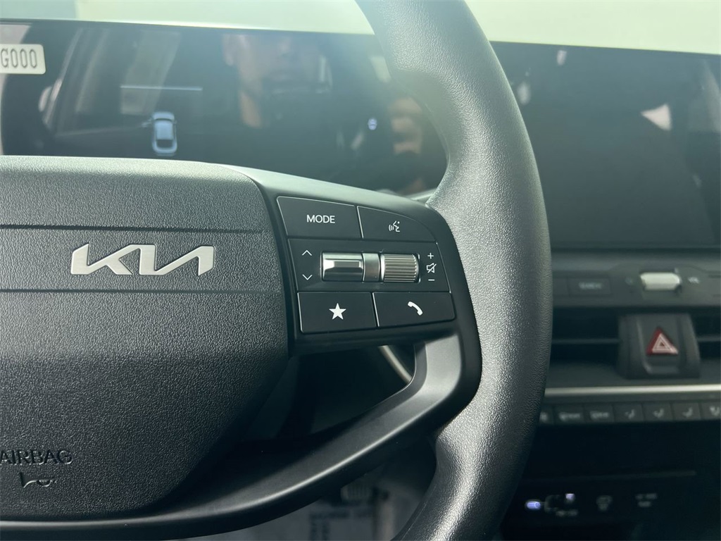 2025 Kia K4 LXS photo 18