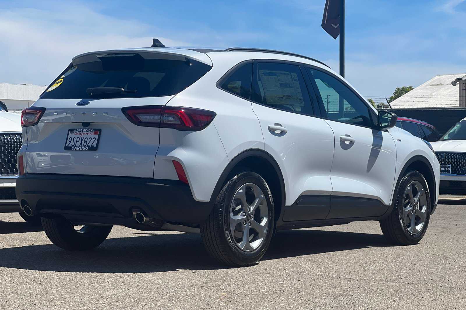 2025 Ford Escape ST-Line photo 2