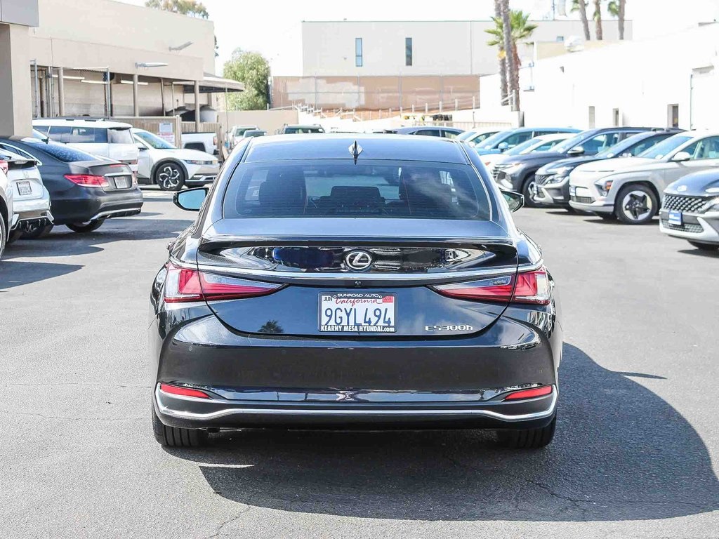 2023 Lexus ES 300h photo 7