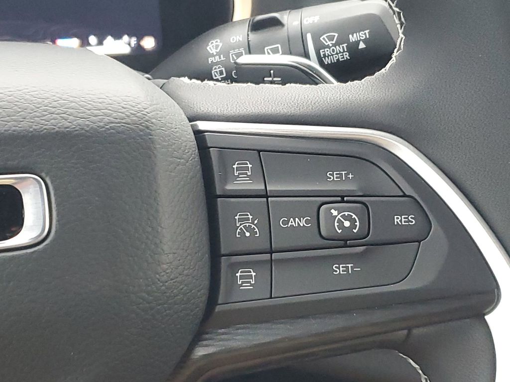 2025 Jeep Grand Cherokee Laredo Altitude photo 32