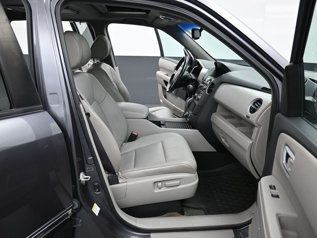 2015 Honda Pilot Touring photo 36