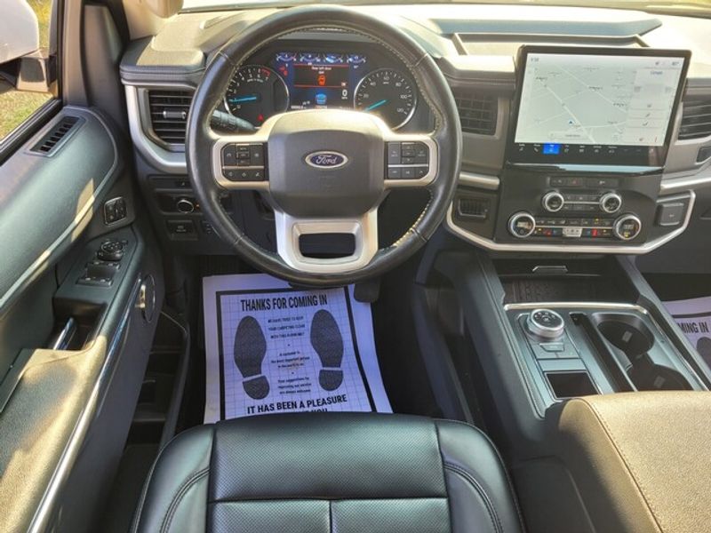 2024 Ford Expedition XLT photo 7