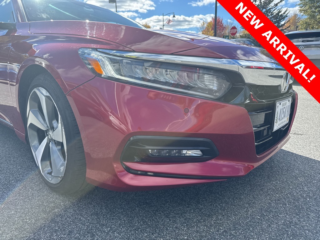 2018 Honda Accord Touring photo 3