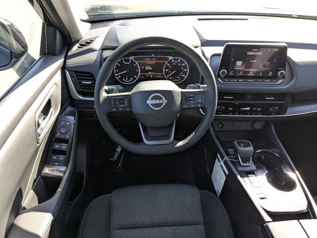 2026 Nissan Rogue SV photo 13