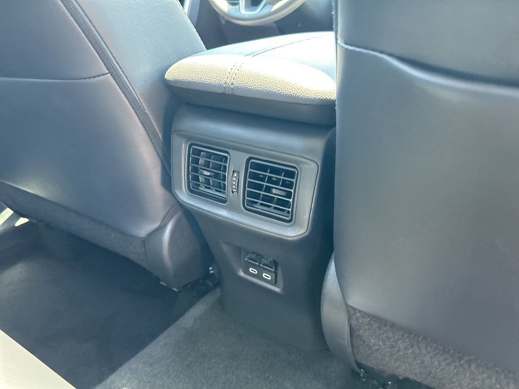 2023 Toyota RAV4 XLE Premium photo 40