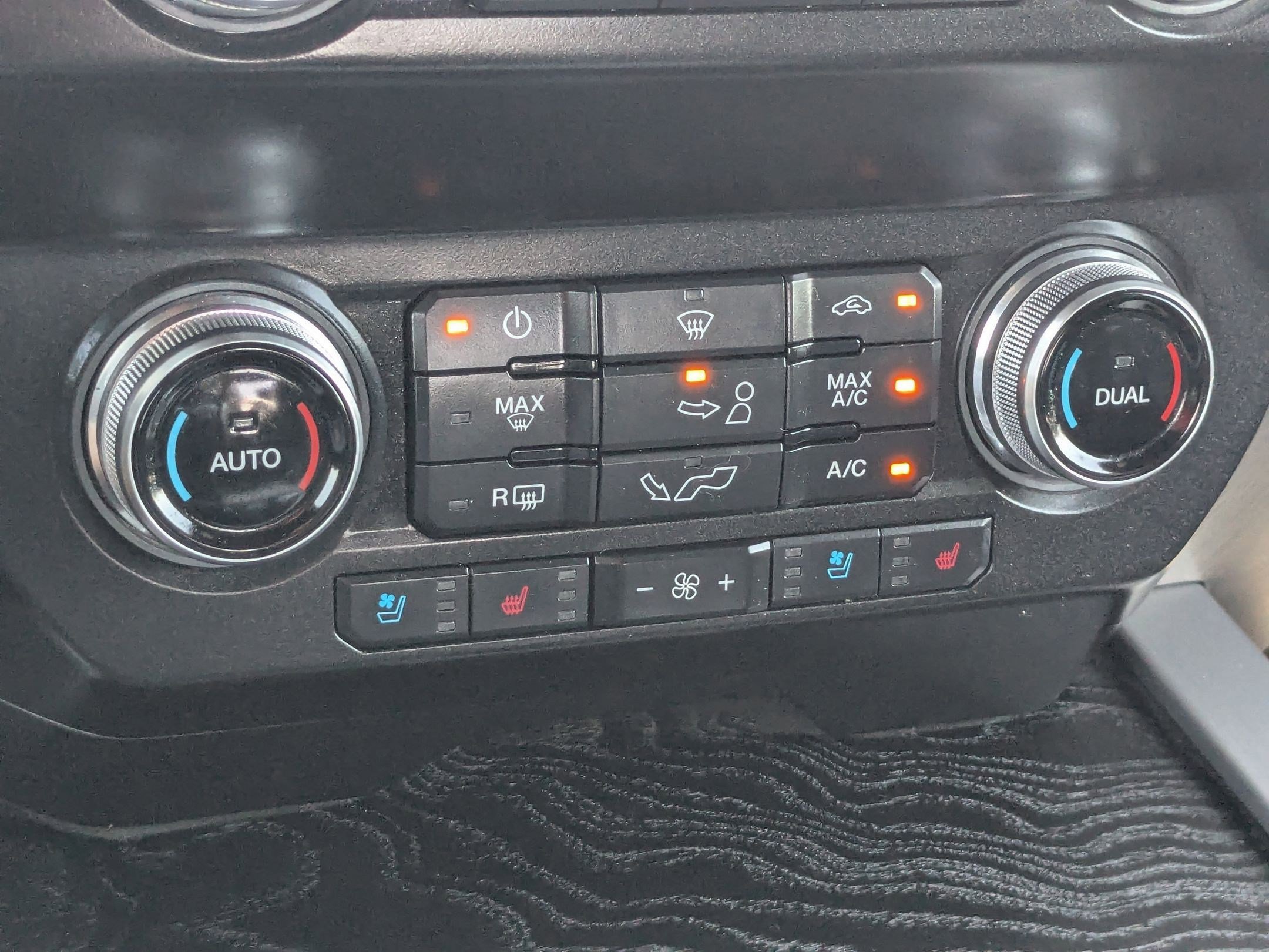 2020 Ford F-150 Platinum photo 21