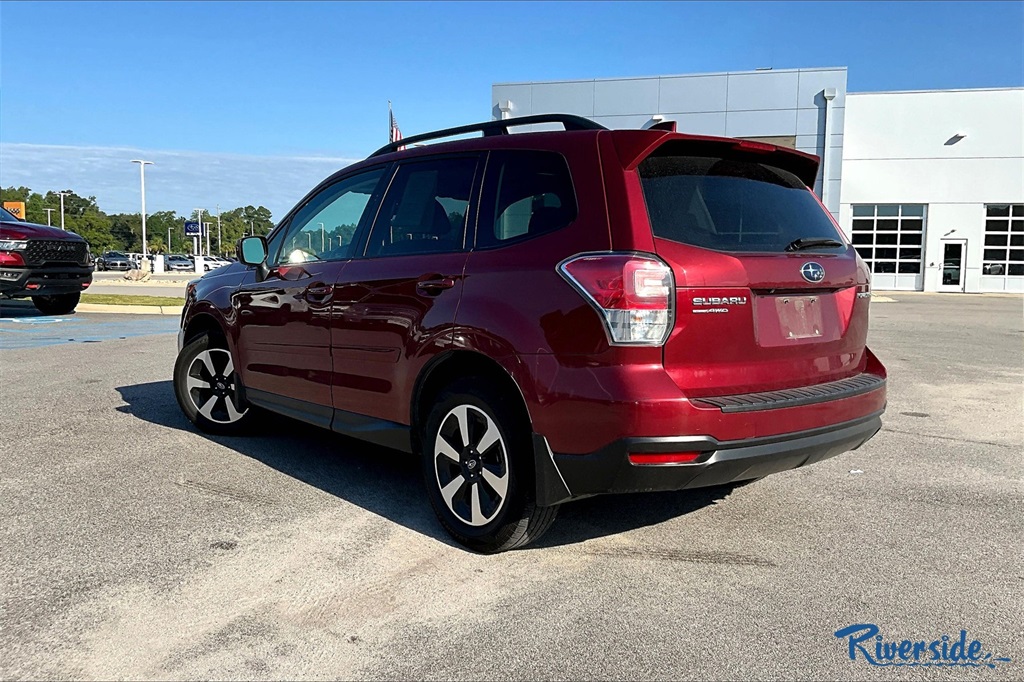 2018 Subaru Forester 2.5i Premium photo 6