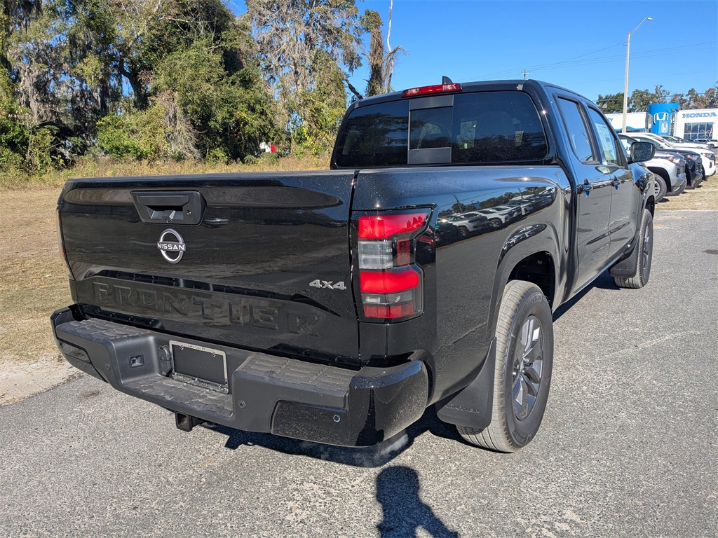 2026 Nissan Frontier photo 3
