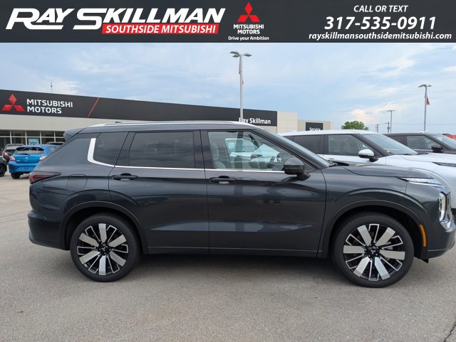 2025 Mitsubishi Outlander SEL photo 4