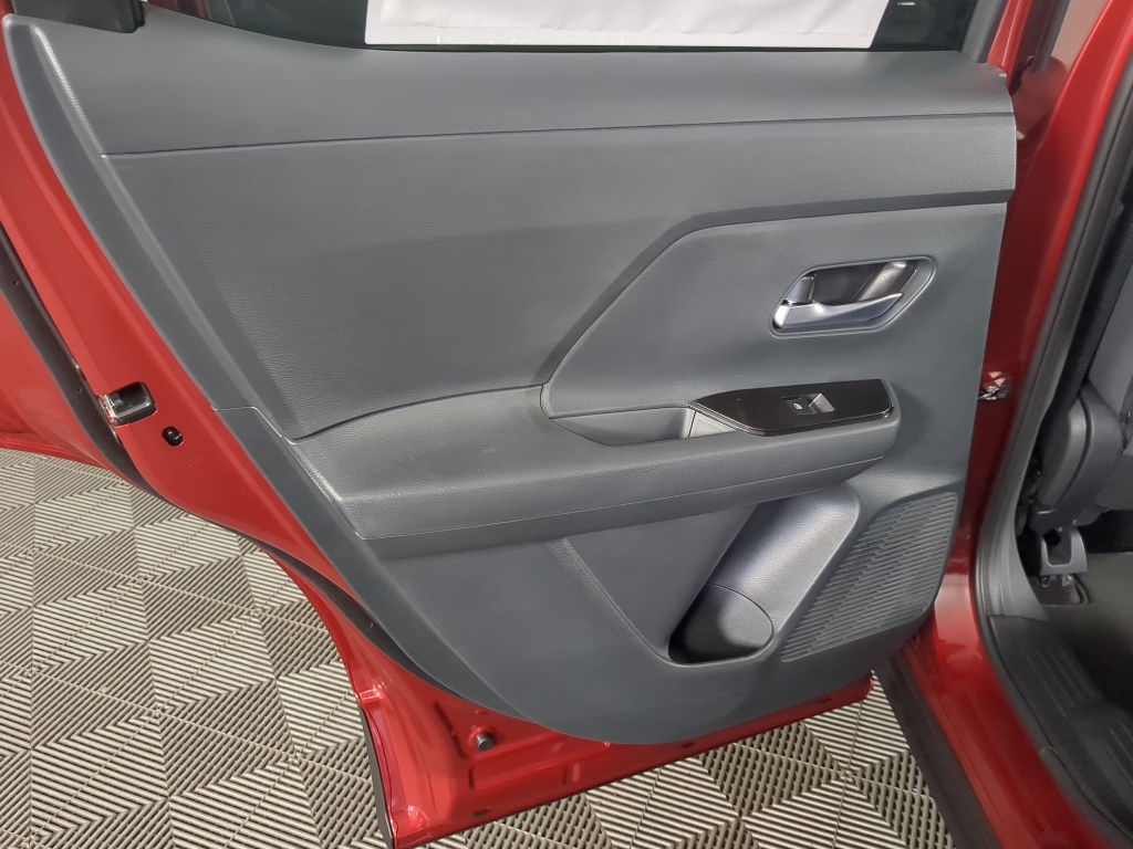 2026 Nissan Kicks SV photo 13