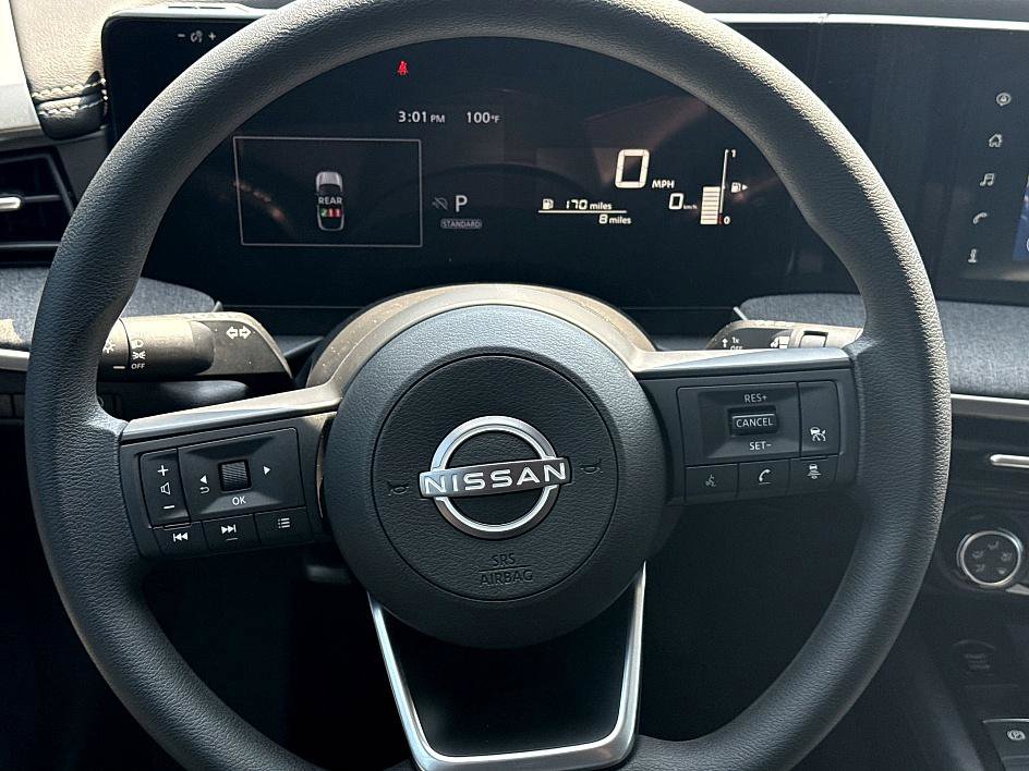 2025 Nissan Kicks SV photo 13