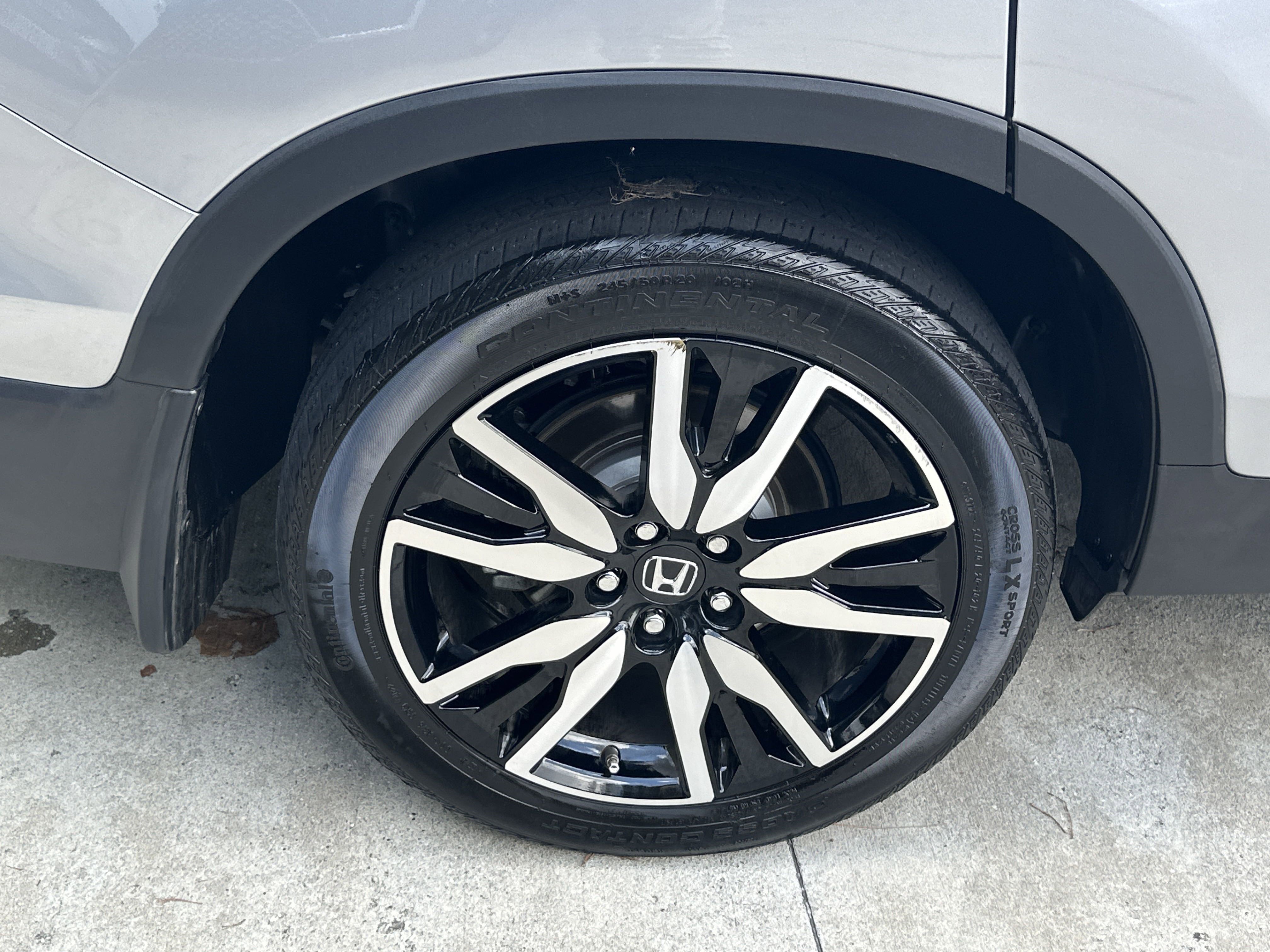 2022 Honda Pilot Touring photo 9