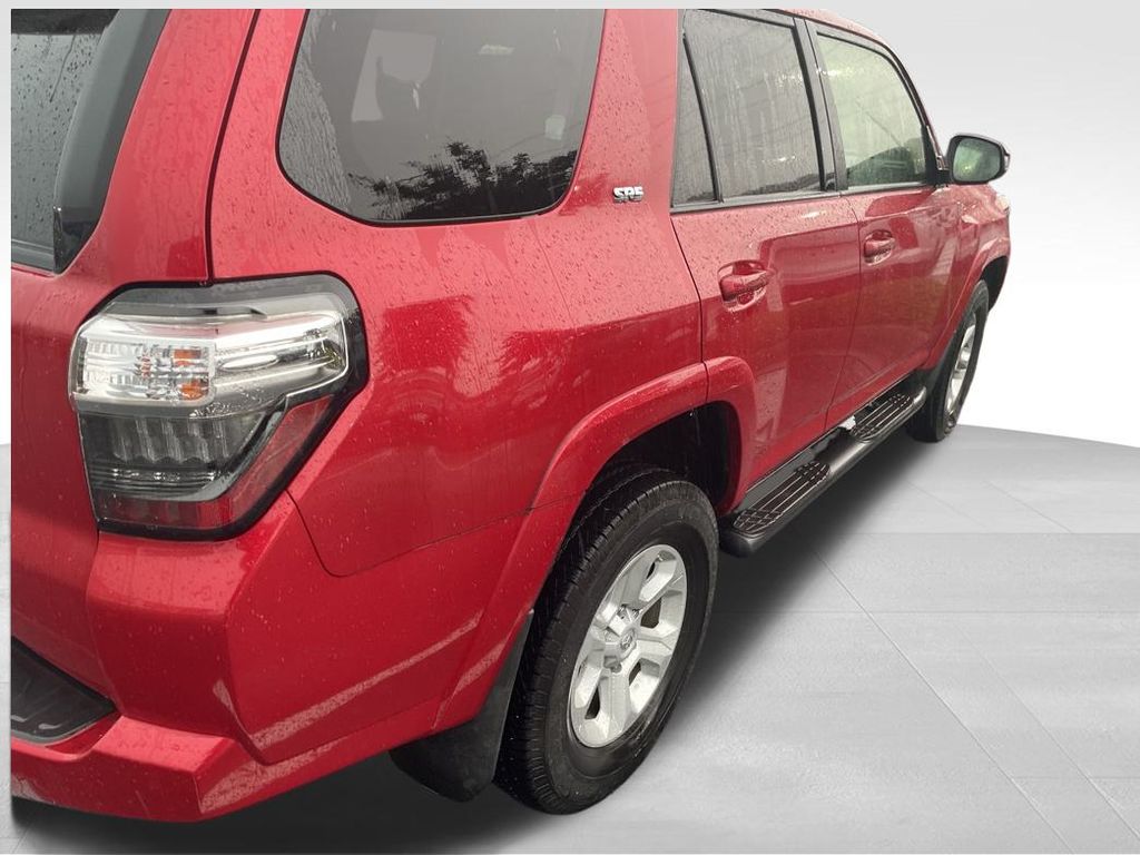2019 Toyota 4Runner SR5 photo 17