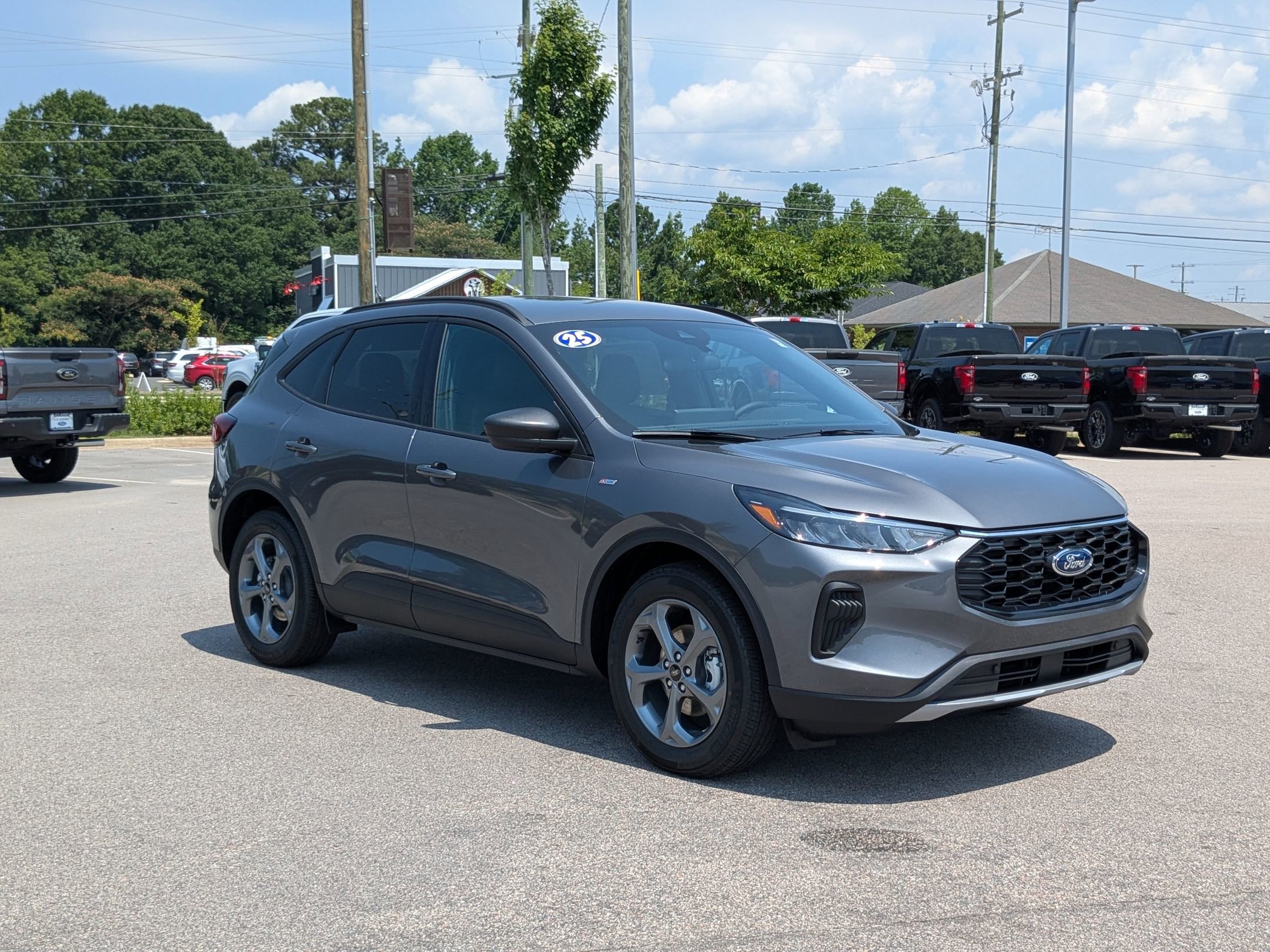 2025 Ford Escape ST-Line photo 4