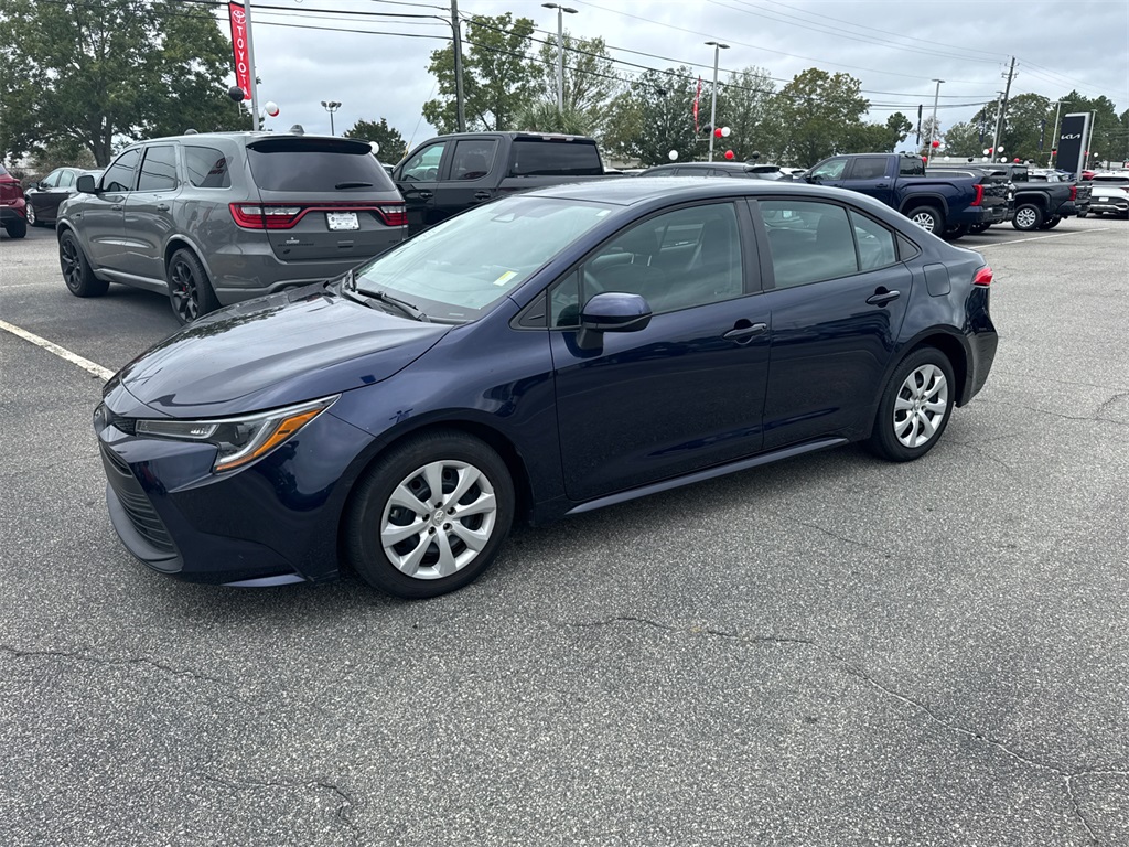 2023 Toyota Corolla LE photo 6