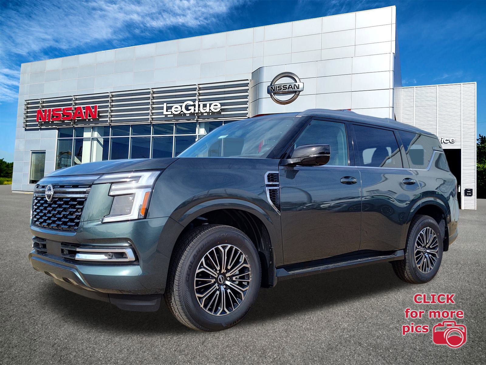 2026 Nissan Armada Platinum's photo