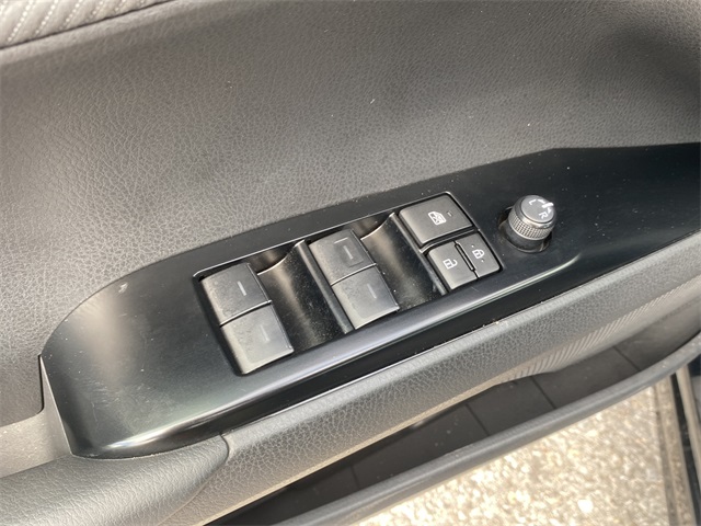 2025 Toyota Camry SE photo 20